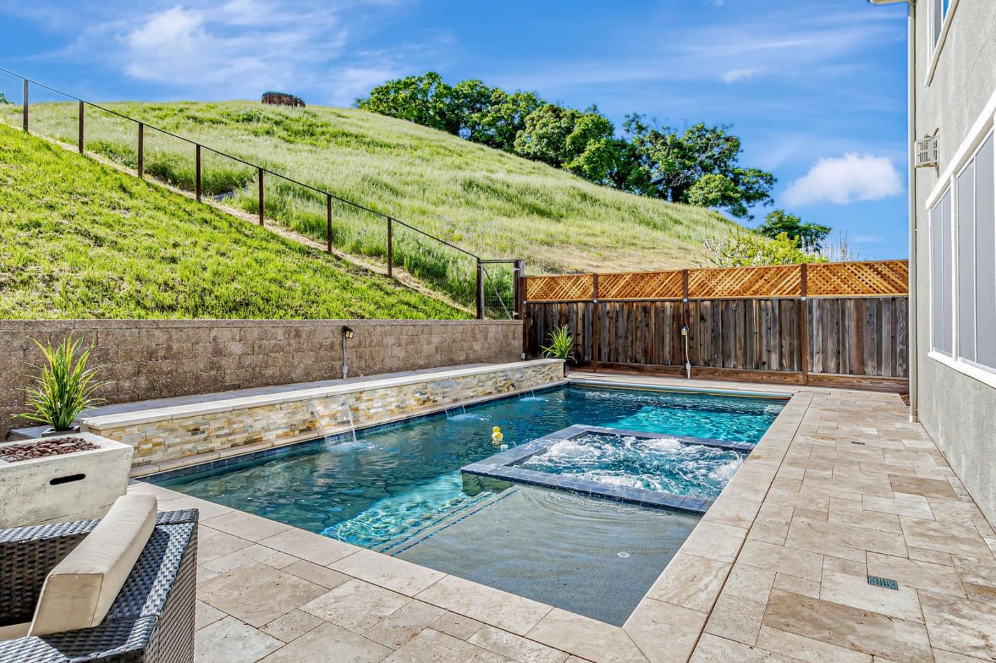 Detail Gallery Image 64 of 88 For 9561 Rancho Hills Dr, Gilroy,  CA 95020 - 5 Beds | 3 Baths