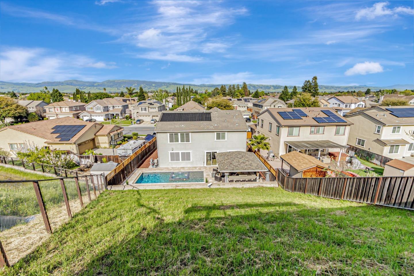 Detail Gallery Image 68 of 88 For 9561 Rancho Hills Dr, Gilroy,  CA 95020 - 5 Beds | 3 Baths