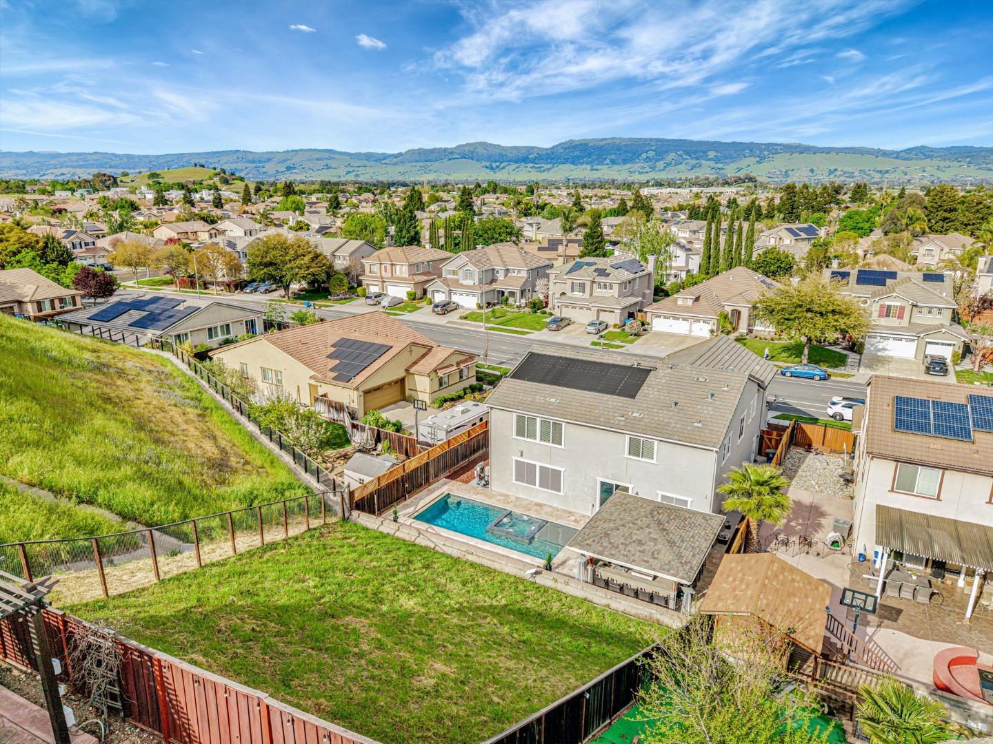 Detail Gallery Image 81 of 88 For 9561 Rancho Hills Dr, Gilroy,  CA 95020 - 5 Beds | 3 Baths