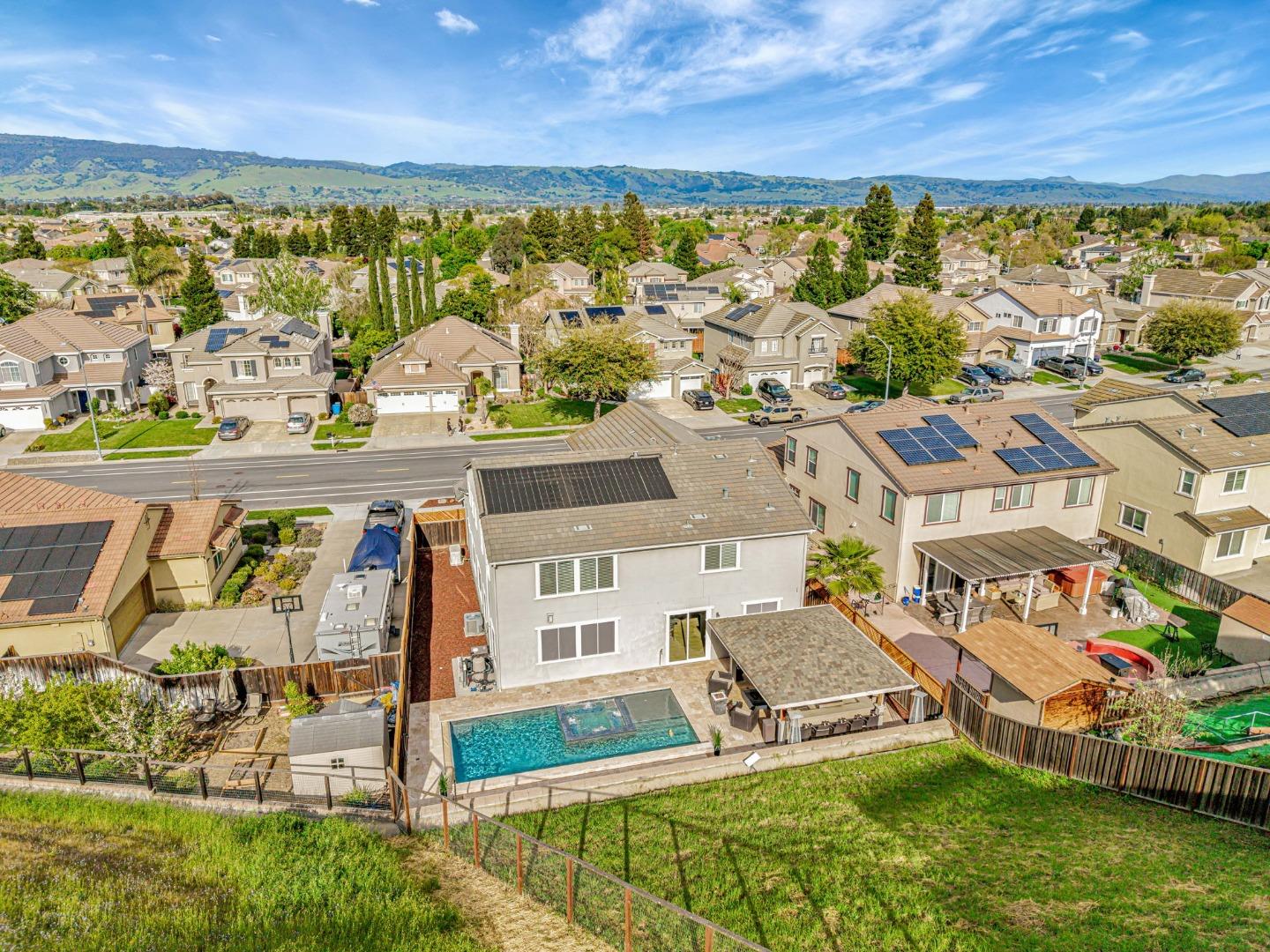 Detail Gallery Image 82 of 88 For 9561 Rancho Hills Dr, Gilroy,  CA 95020 - 5 Beds | 3 Baths