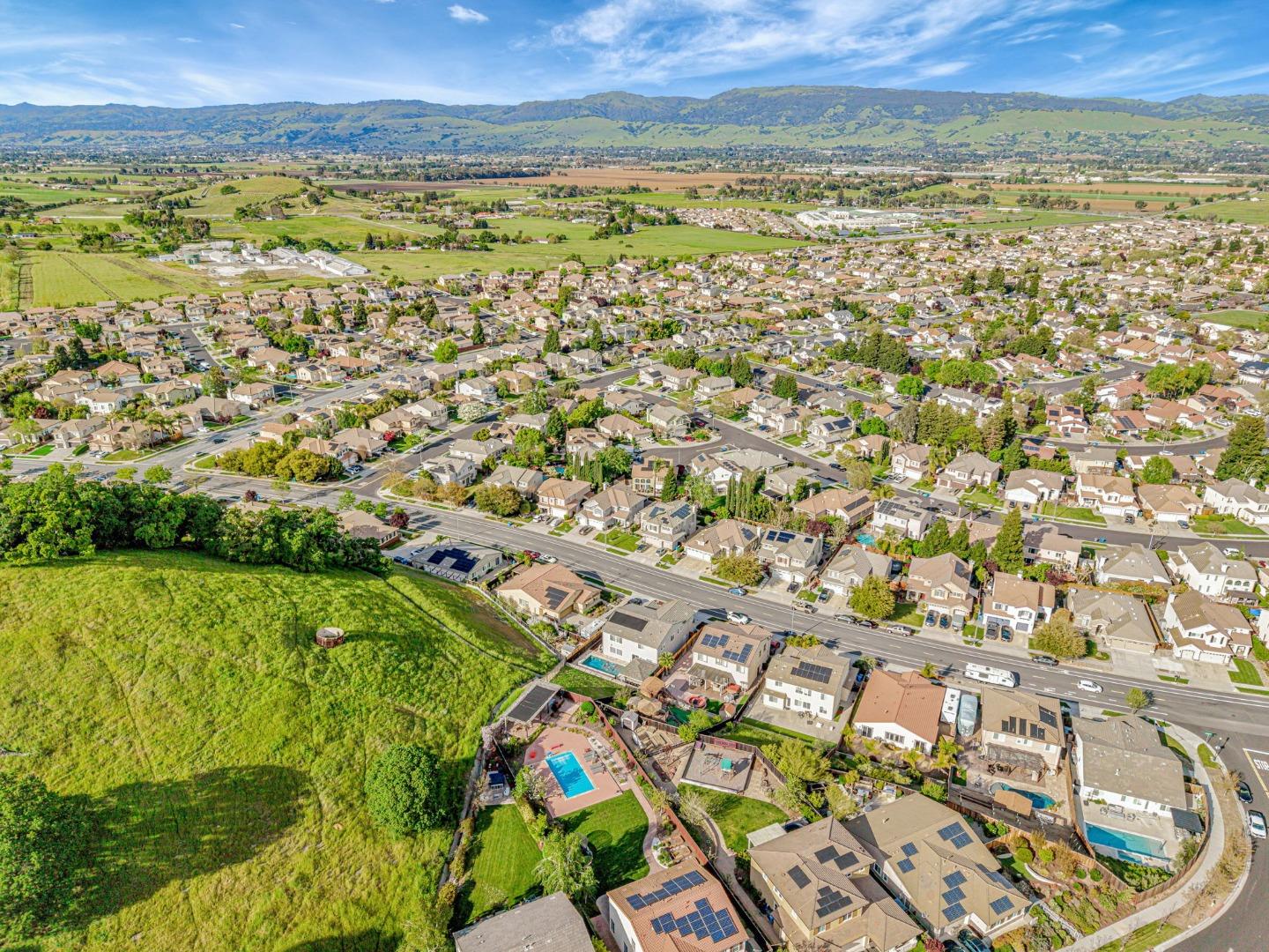 Detail Gallery Image 85 of 88 For 9561 Rancho Hills Dr, Gilroy,  CA 95020 - 5 Beds | 3 Baths