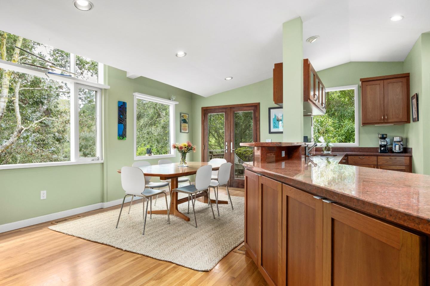 Detail Gallery Image 11 of 37 For 2020 Wallace Ave, Aptos,  CA 95003 - 3 Beds | 2 Baths