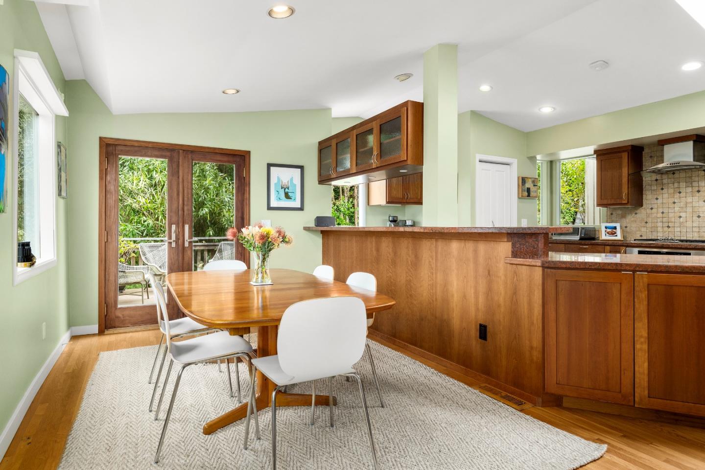 Detail Gallery Image 13 of 37 For 2020 Wallace Ave, Aptos,  CA 95003 - 3 Beds | 2 Baths
