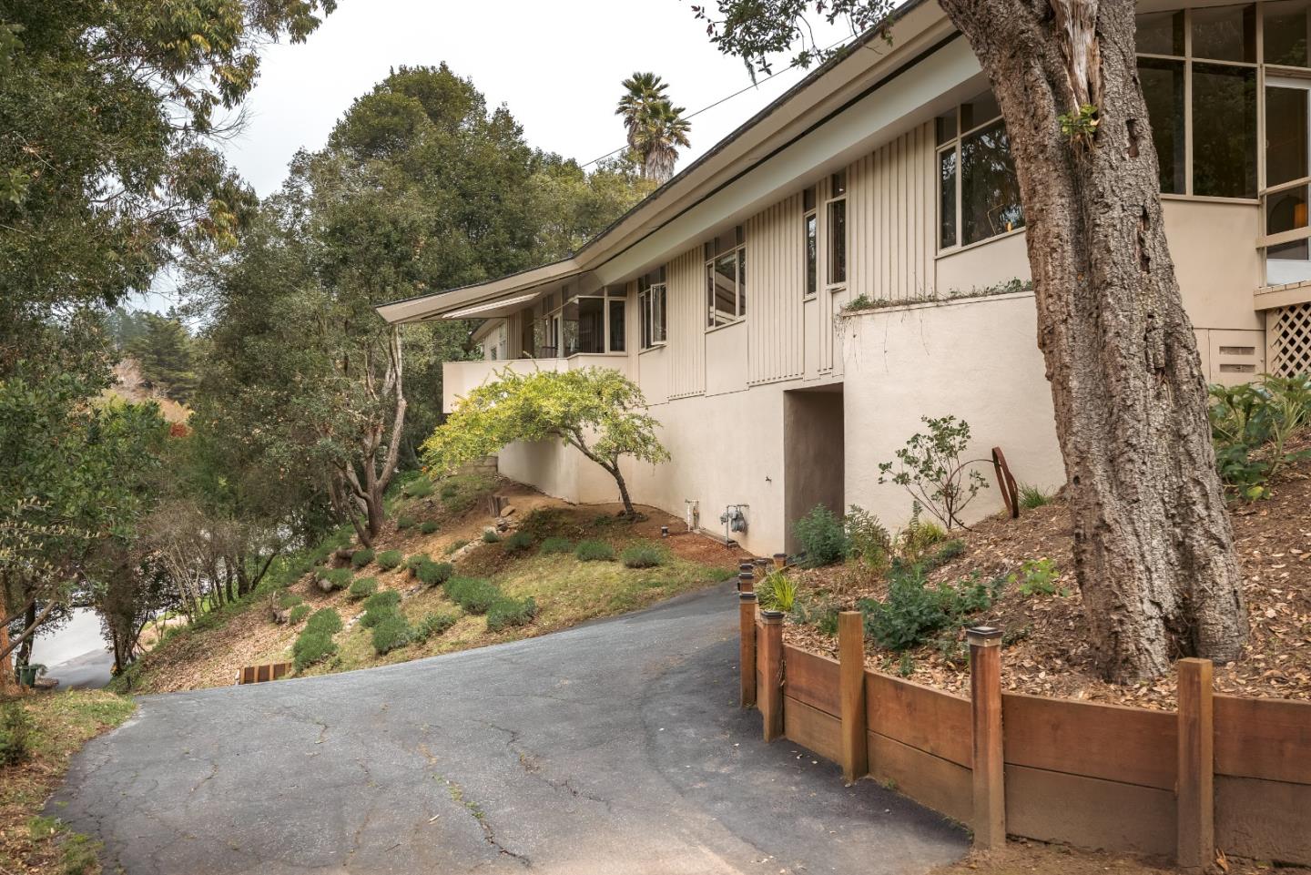 Detail Gallery Image 4 of 37 For 2020 Wallace Ave, Aptos,  CA 95003 - 3 Beds | 2 Baths