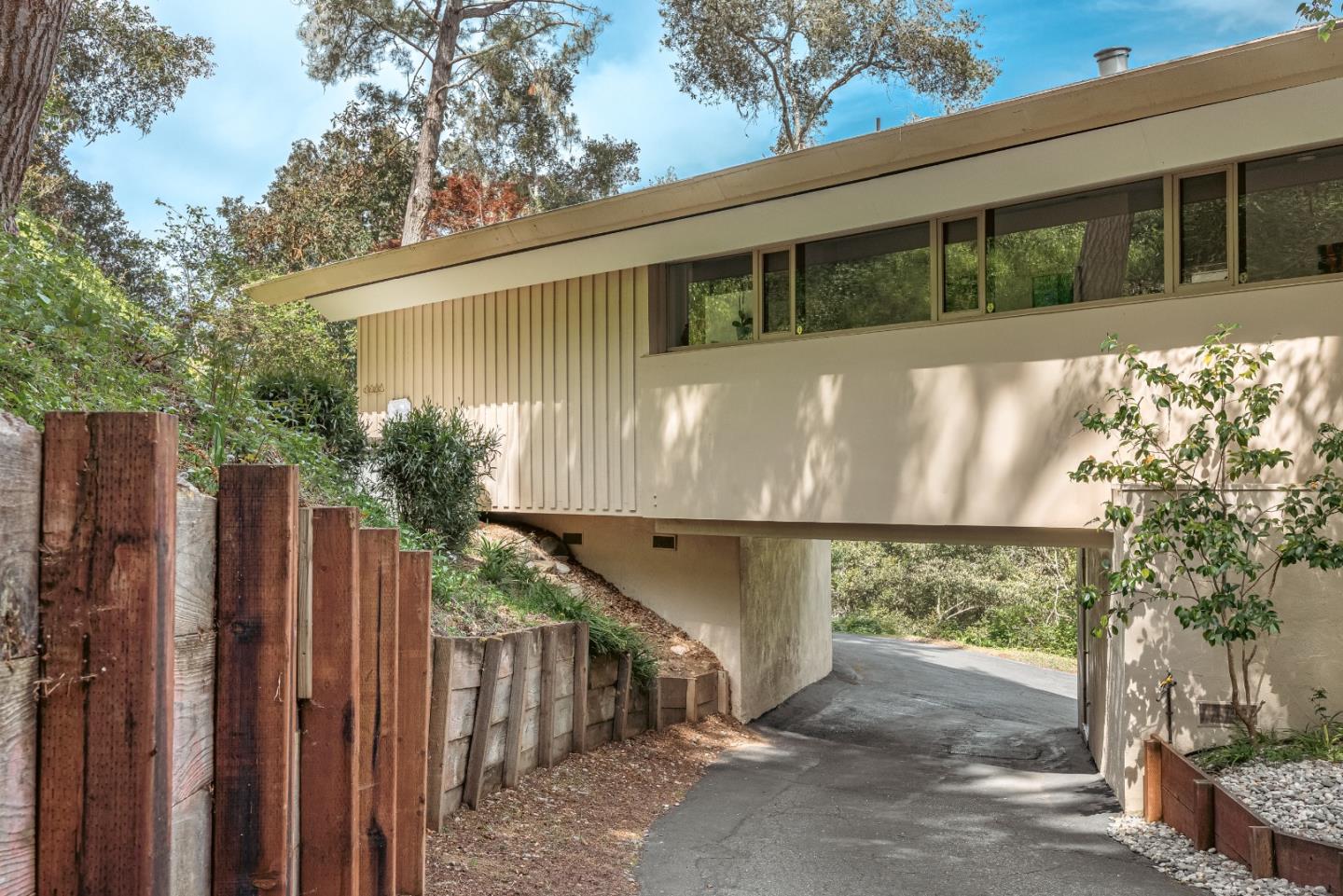 Detail Gallery Image 5 of 37 For 2020 Wallace Ave, Aptos,  CA 95003 - 3 Beds | 2 Baths