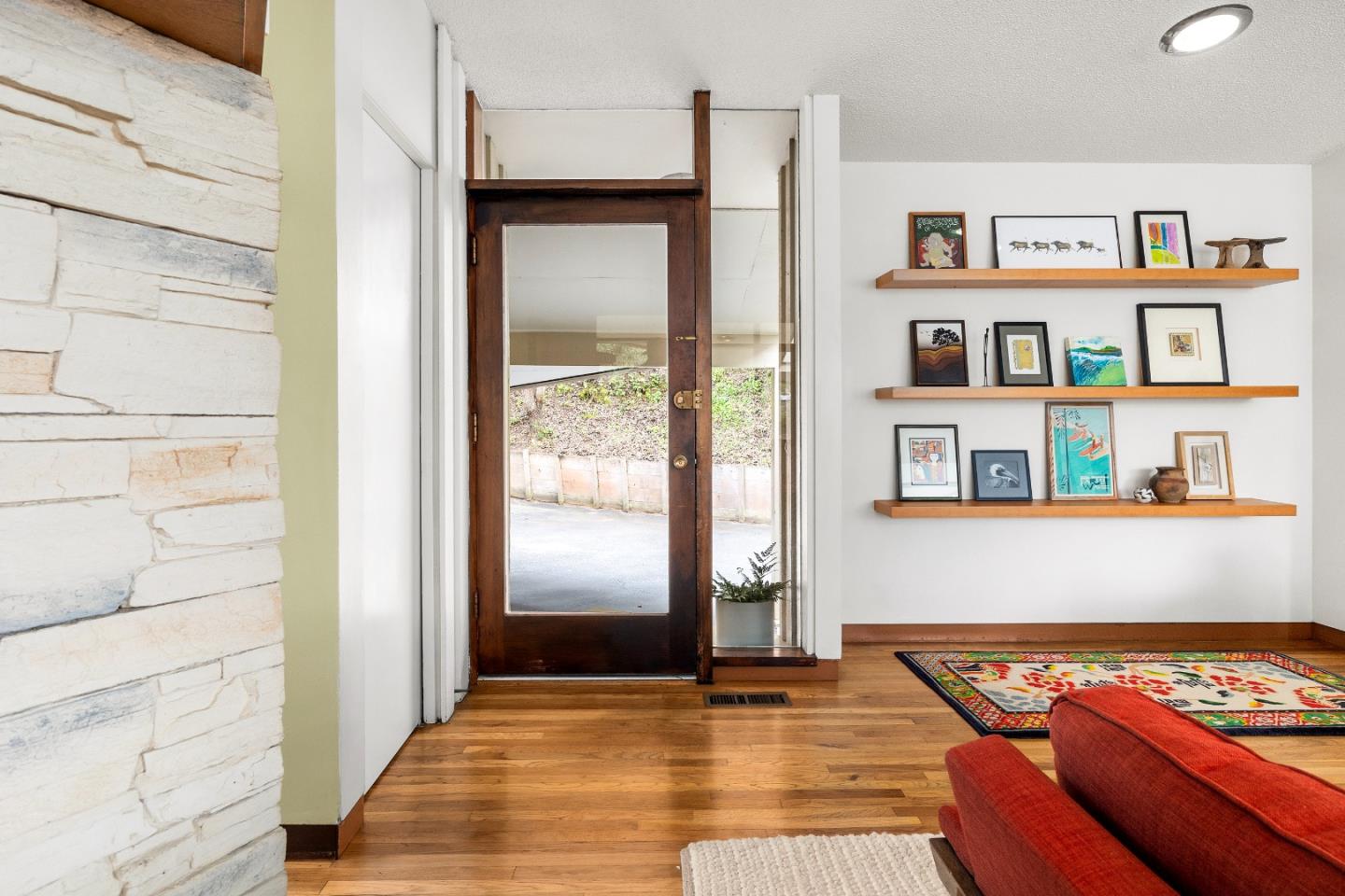 Detail Gallery Image 6 of 37 For 2020 Wallace Ave, Aptos,  CA 95003 - 3 Beds | 2 Baths