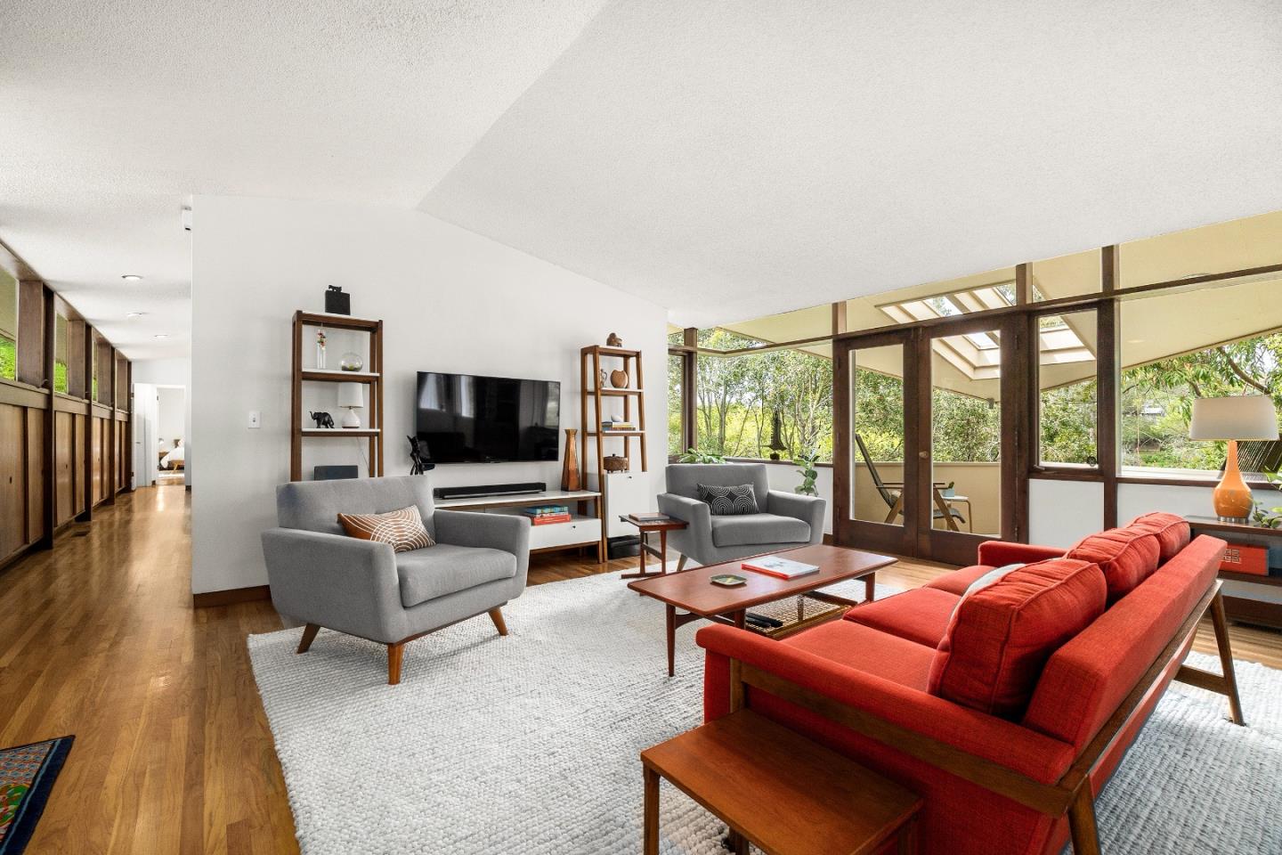 Detail Gallery Image 8 of 37 For 2020 Wallace Ave, Aptos,  CA 95003 - 3 Beds | 2 Baths