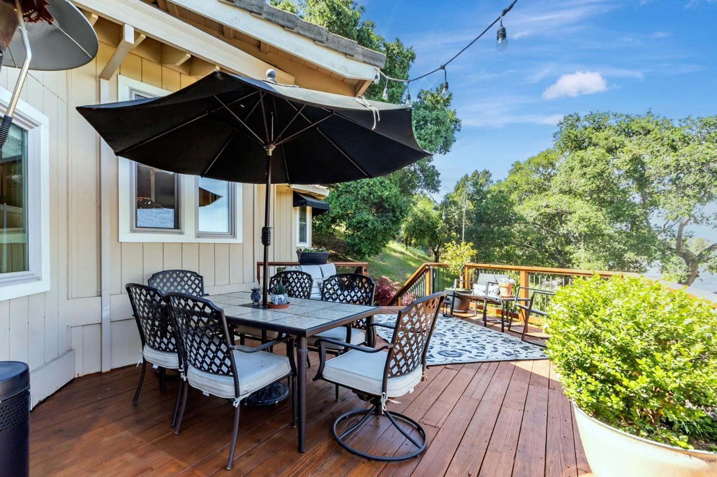 Detail Gallery Image 14 of 129 For 1737 Hecker Pass Rd, Gilroy,  CA 95020 - 5 Beds | 3/1 Baths
