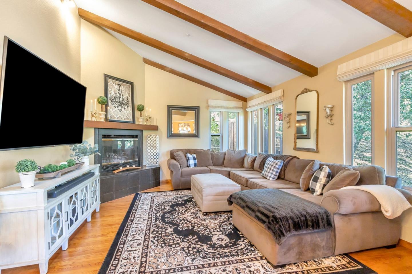 Detail Gallery Image 22 of 129 For 1737 Hecker Pass Rd, Gilroy,  CA 95020 - 5 Beds | 3/1 Baths