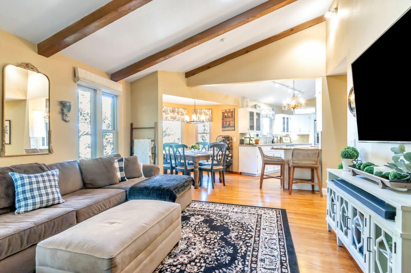 Detail Gallery Image 24 of 129 For 1737 Hecker Pass Rd, Gilroy,  CA 95020 - 5 Beds | 3/1 Baths