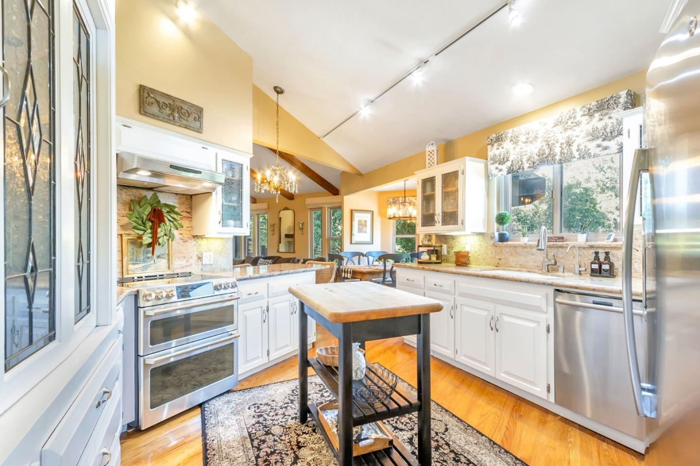 Detail Gallery Image 26 of 129 For 1737 Hecker Pass Rd, Gilroy,  CA 95020 - 5 Beds | 3/1 Baths