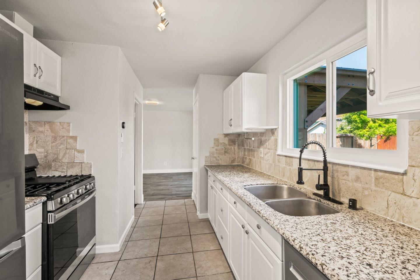 Detail Gallery Image 14 of 37 For 3596 Binghamton Dr, Sacramento,  CA 95834 - 4 Beds | 2/1 Baths