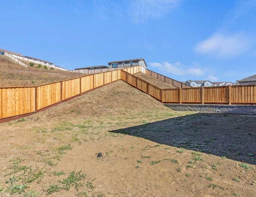 Detail Gallery Image 13 of 13 For 8094 Waterfall Ln, Vallejo,  CA 94591 - 4 Beds | 3 Baths