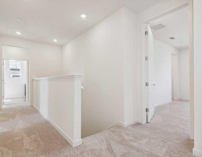 Detail Gallery Image 8 of 13 For 8094 Waterfall Ln, Vallejo,  CA 94591 - 4 Beds | 3 Baths