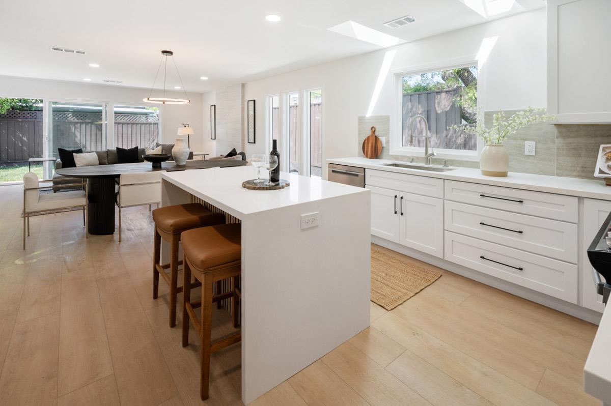 Detail Gallery Image 14 of 42 For 3145 Woodcrest Dr, San Jose,  CA 95118 - 3 Beds | 3 Baths