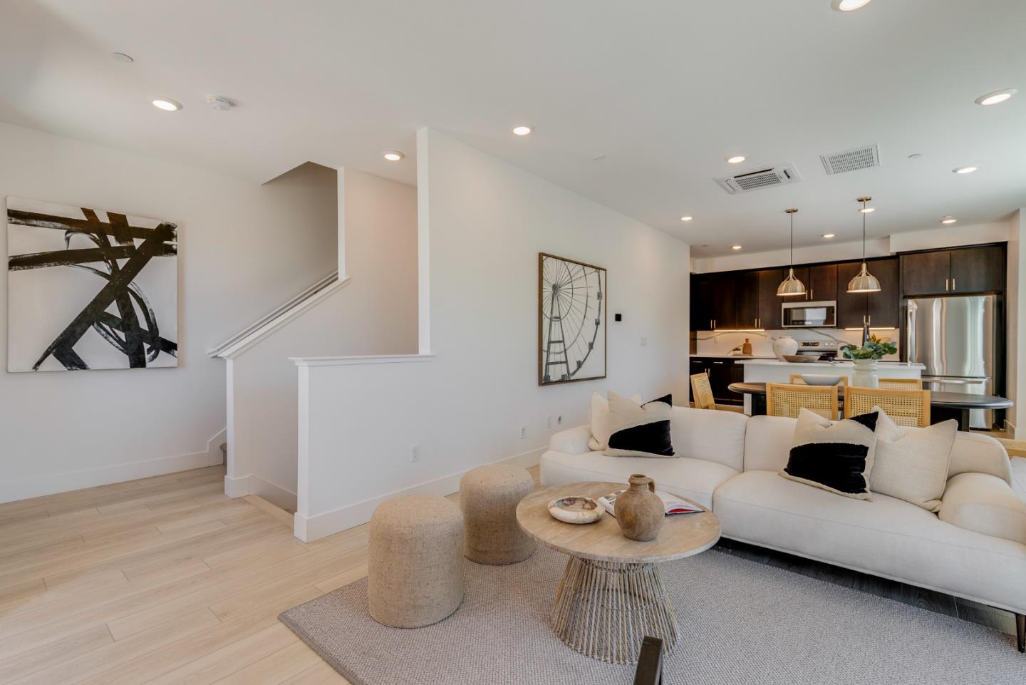 Detail Gallery Image 10 of 29 For 2013 Worthington Cir, Santa Clara,  CA 95050 - 3 Beds | 3/1 Baths