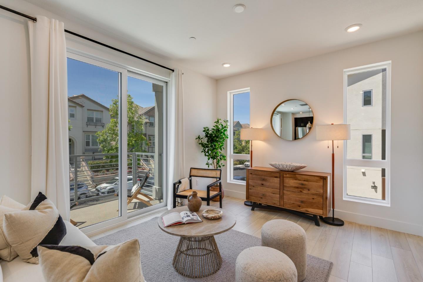 Detail Gallery Image 12 of 29 For 2013 Worthington Cir, Santa Clara,  CA 95050 - 3 Beds | 3/1 Baths