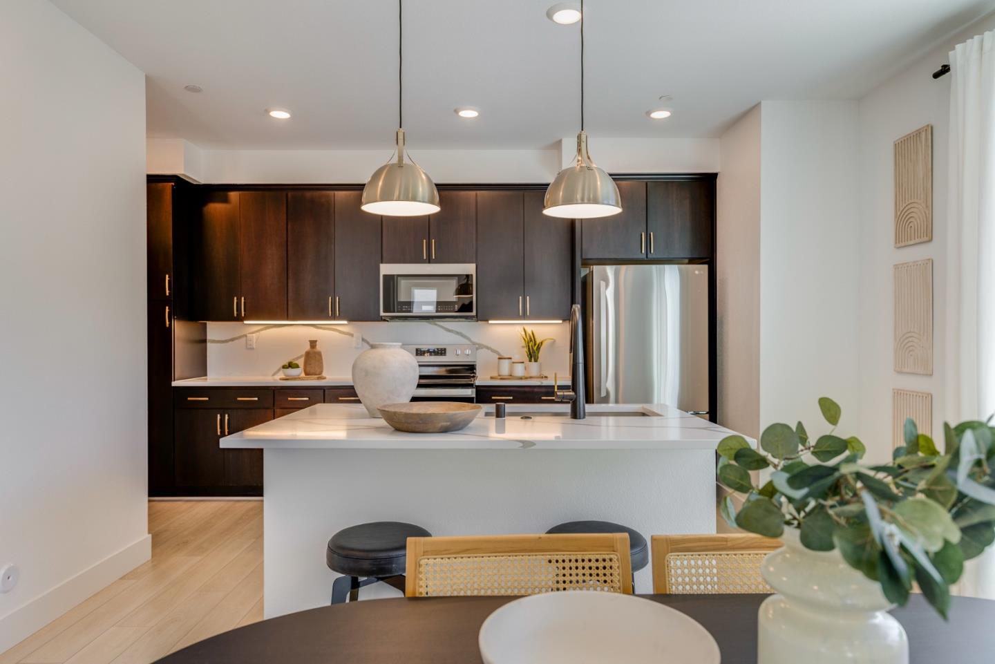 Detail Gallery Image 14 of 29 For 2013 Worthington Cir, Santa Clara,  CA 95050 - 3 Beds | 3/1 Baths