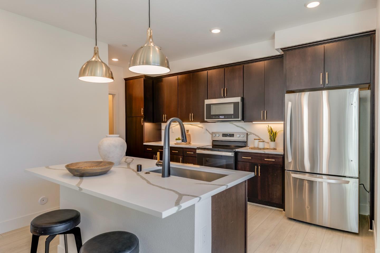 Detail Gallery Image 19 of 29 For 2013 Worthington Cir, Santa Clara,  CA 95050 - 3 Beds | 3/1 Baths
