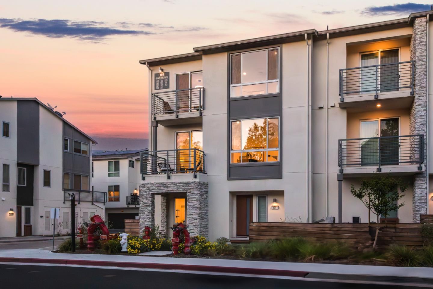 Detail Gallery Image 2 of 29 For 2013 Worthington Cir, Santa Clara,  CA 95050 - 3 Beds | 3/1 Baths