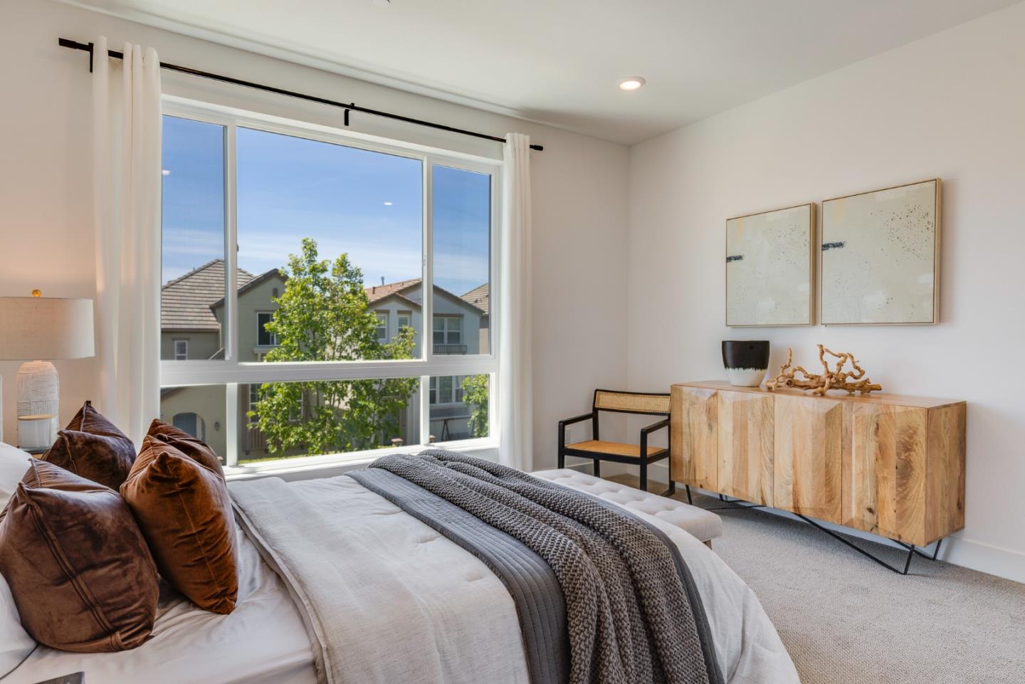 Detail Gallery Image 23 of 29 For 2013 Worthington Cir, Santa Clara,  CA 95050 - 3 Beds | 3/1 Baths