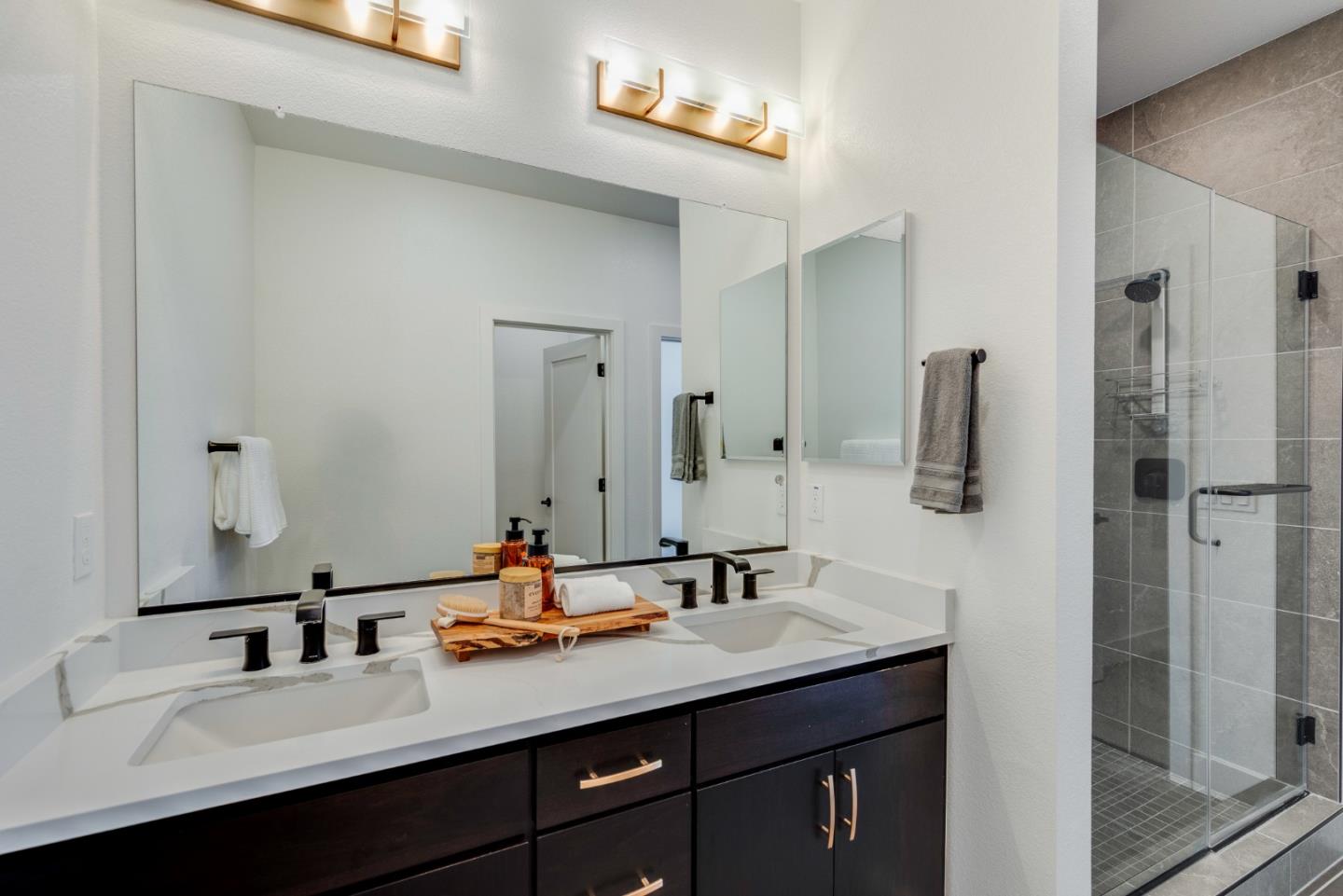 Detail Gallery Image 24 of 29 For 2013 Worthington Cir, Santa Clara,  CA 95050 - 3 Beds | 3/1 Baths