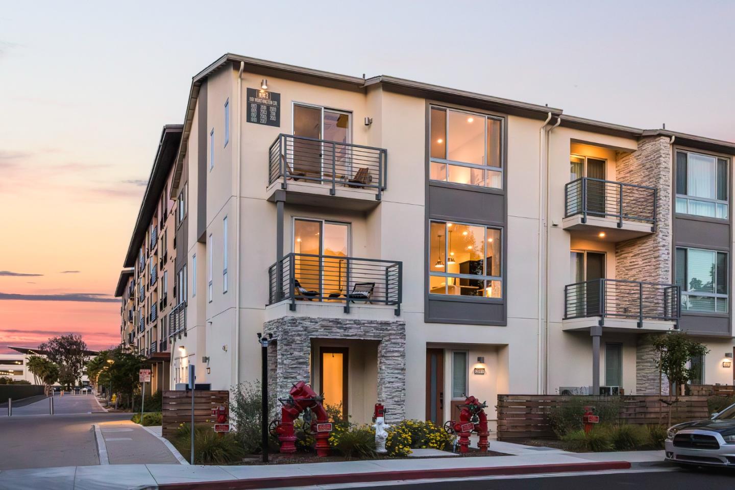 Detail Gallery Image 4 of 29 For 2013 Worthington Cir, Santa Clara,  CA 95050 - 3 Beds | 3/1 Baths