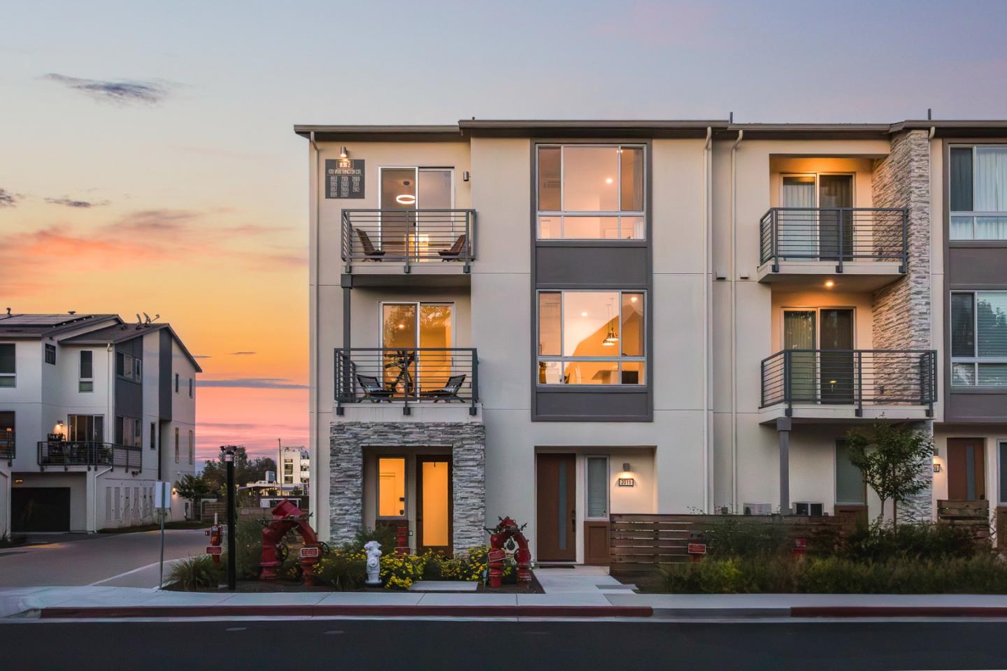 Detail Gallery Image 5 of 29 For 2013 Worthington Cir, Santa Clara,  CA 95050 - 3 Beds | 3/1 Baths