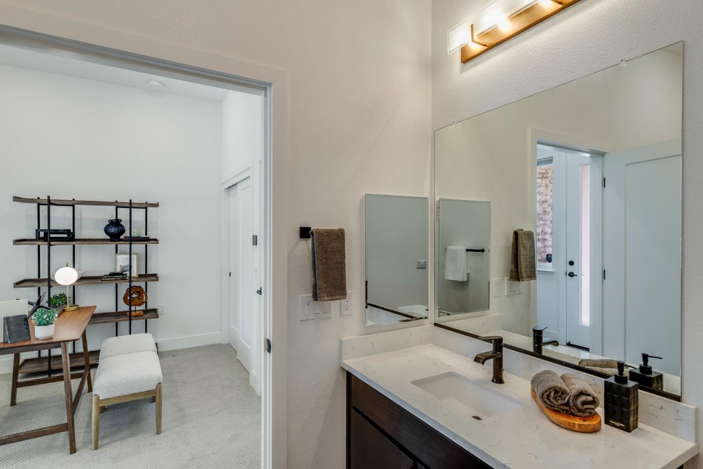 Detail Gallery Image 7 of 29 For 2013 Worthington Cir, Santa Clara,  CA 95050 - 3 Beds | 3/1 Baths