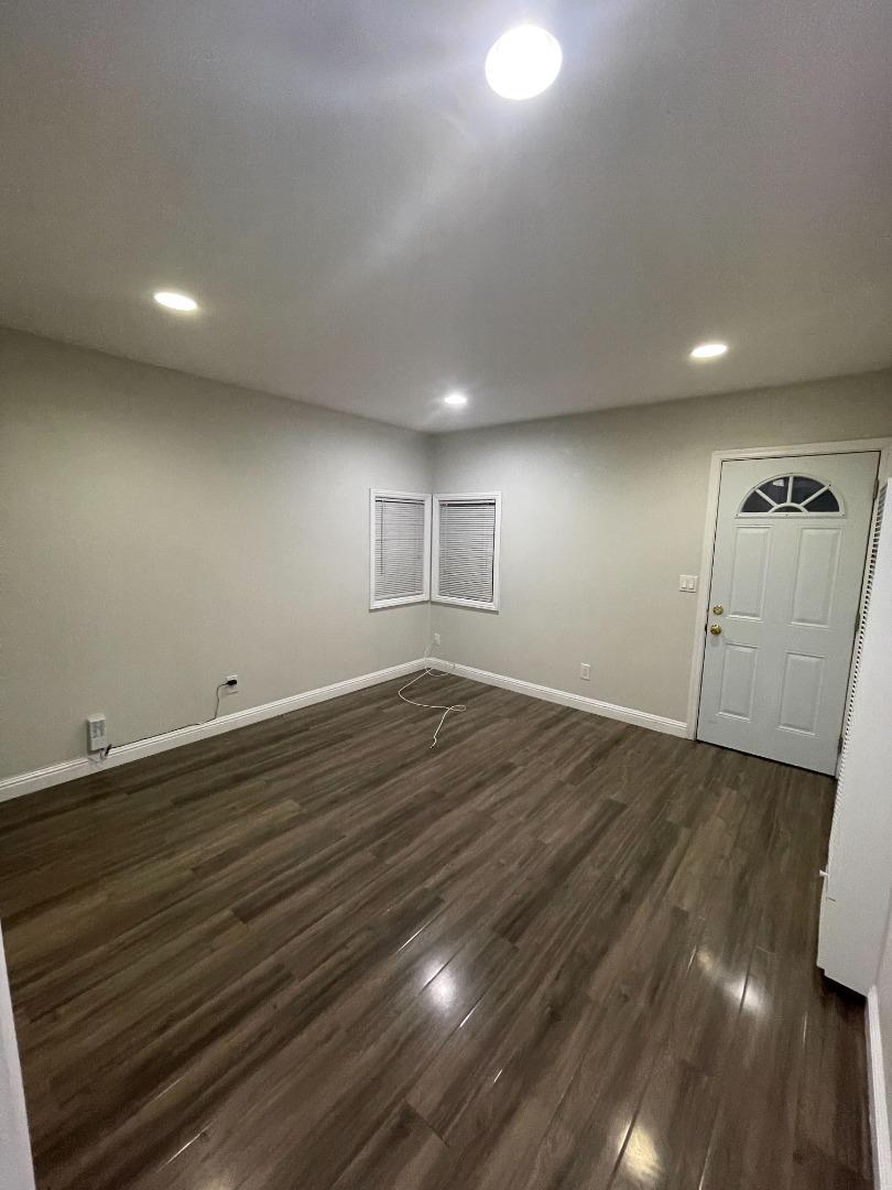 Detail Gallery Image 4 of 8 For 17204 Rogerio St, Hayward,  CA 94541 - 1 Beds | 1 Baths