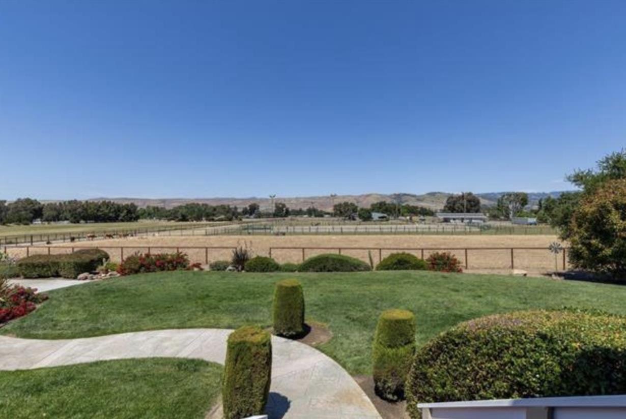 Detail Gallery Image 11 of 58 For 19963 Hale Ave, Morgan Hill,  CA 95037 - 4 Beds | 3 Baths