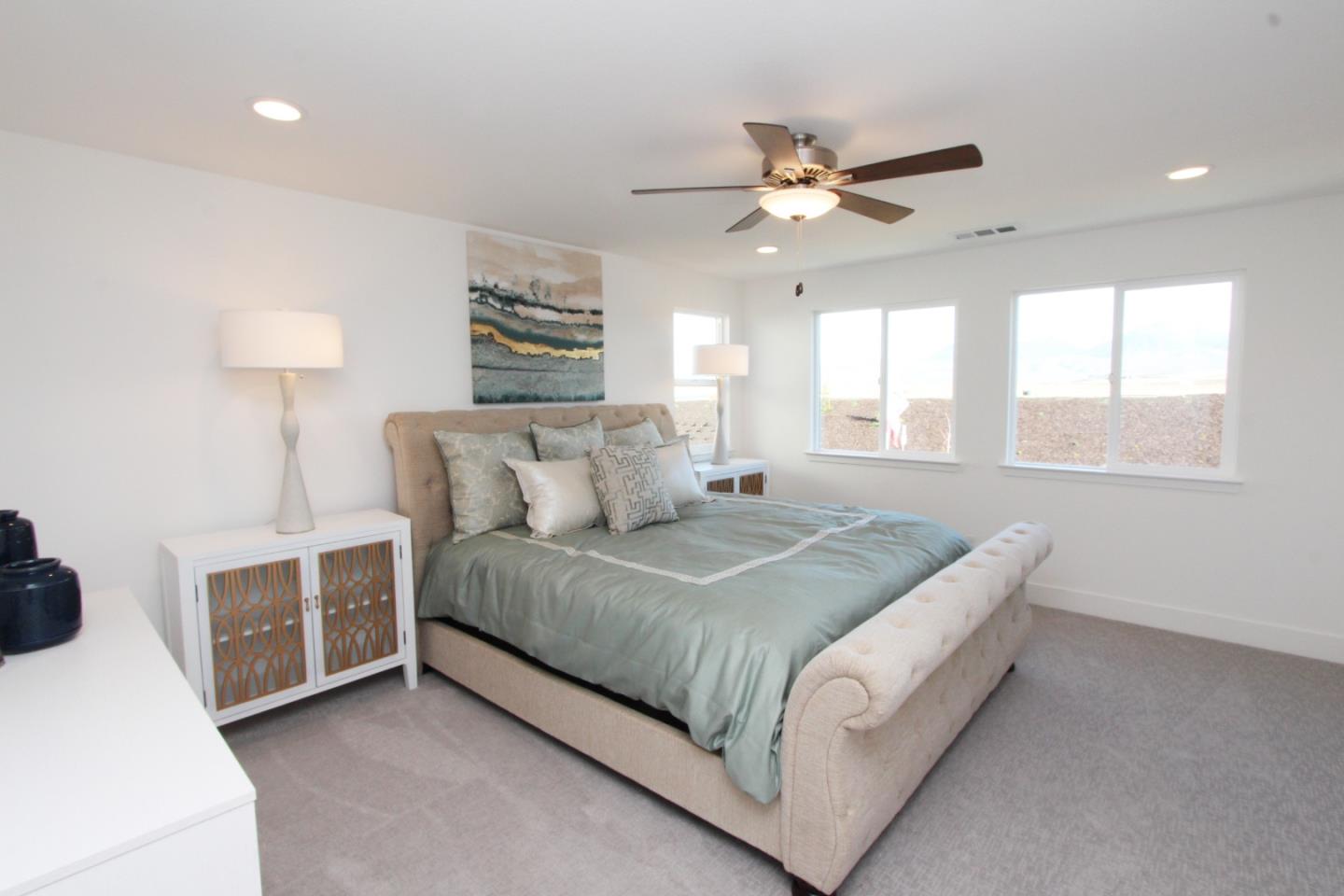 Detail Gallery Image 11 of 18 For 1163 Scout Peak Way #14-10,  Hollister,  CA 95023 - 3 Beds | 2/1 Baths