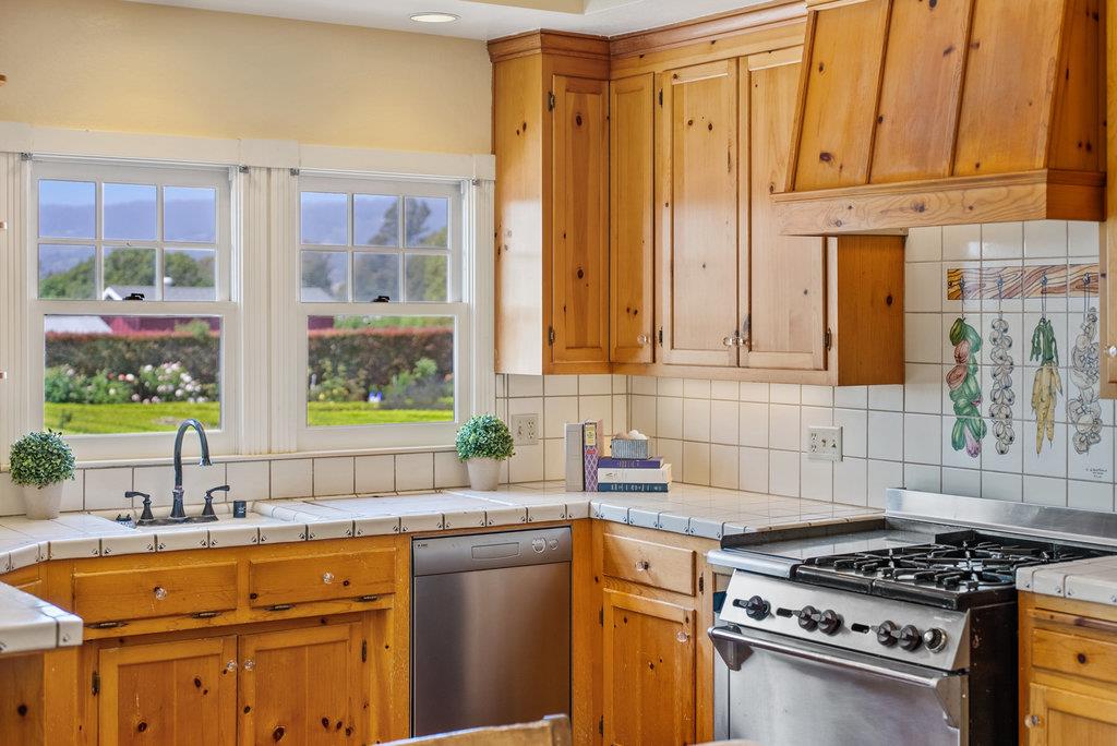 Detail Gallery Image 24 of 77 For 180 Dicicco Ter, Watsonville,  CA 95076 - 3 Beds | 2 Baths