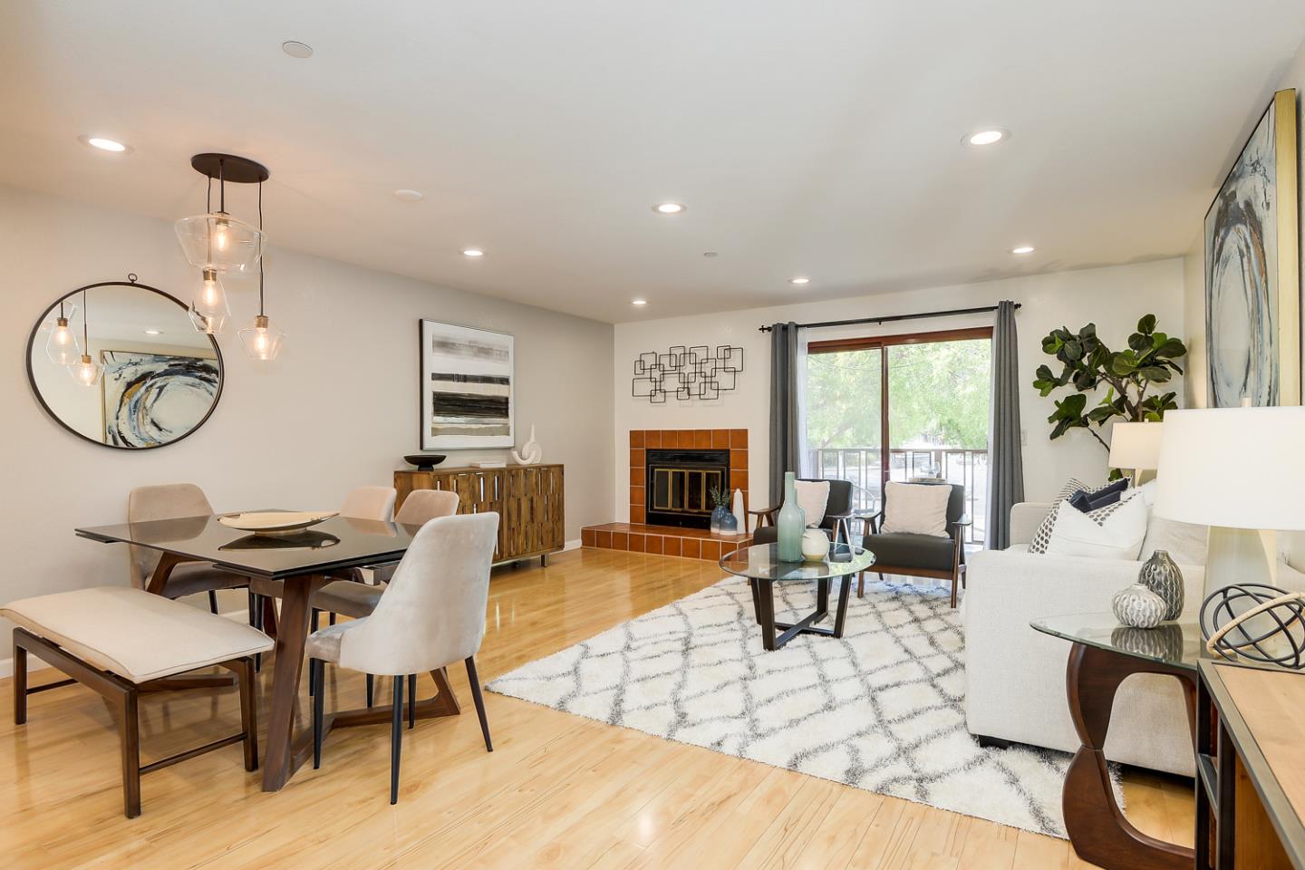 Detail Gallery Image 2 of 21 For 4157 El Camino Way #E,  Palo Alto,  CA 94306 - 2 Beds | 2 Baths