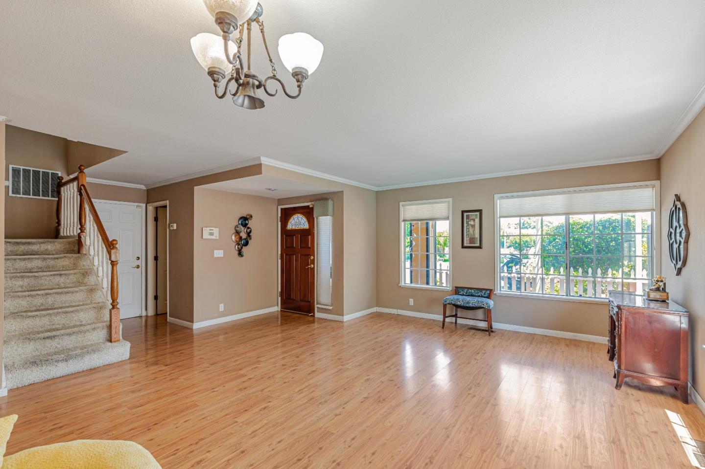 Detail Gallery Image 13 of 81 For 1298 Hersman Dr, Gilroy,  CA 95020 - 4 Beds | 2/1 Baths