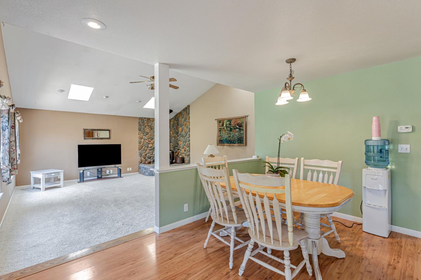 Detail Gallery Image 20 of 81 For 1298 Hersman Dr, Gilroy,  CA 95020 - 4 Beds | 2/1 Baths