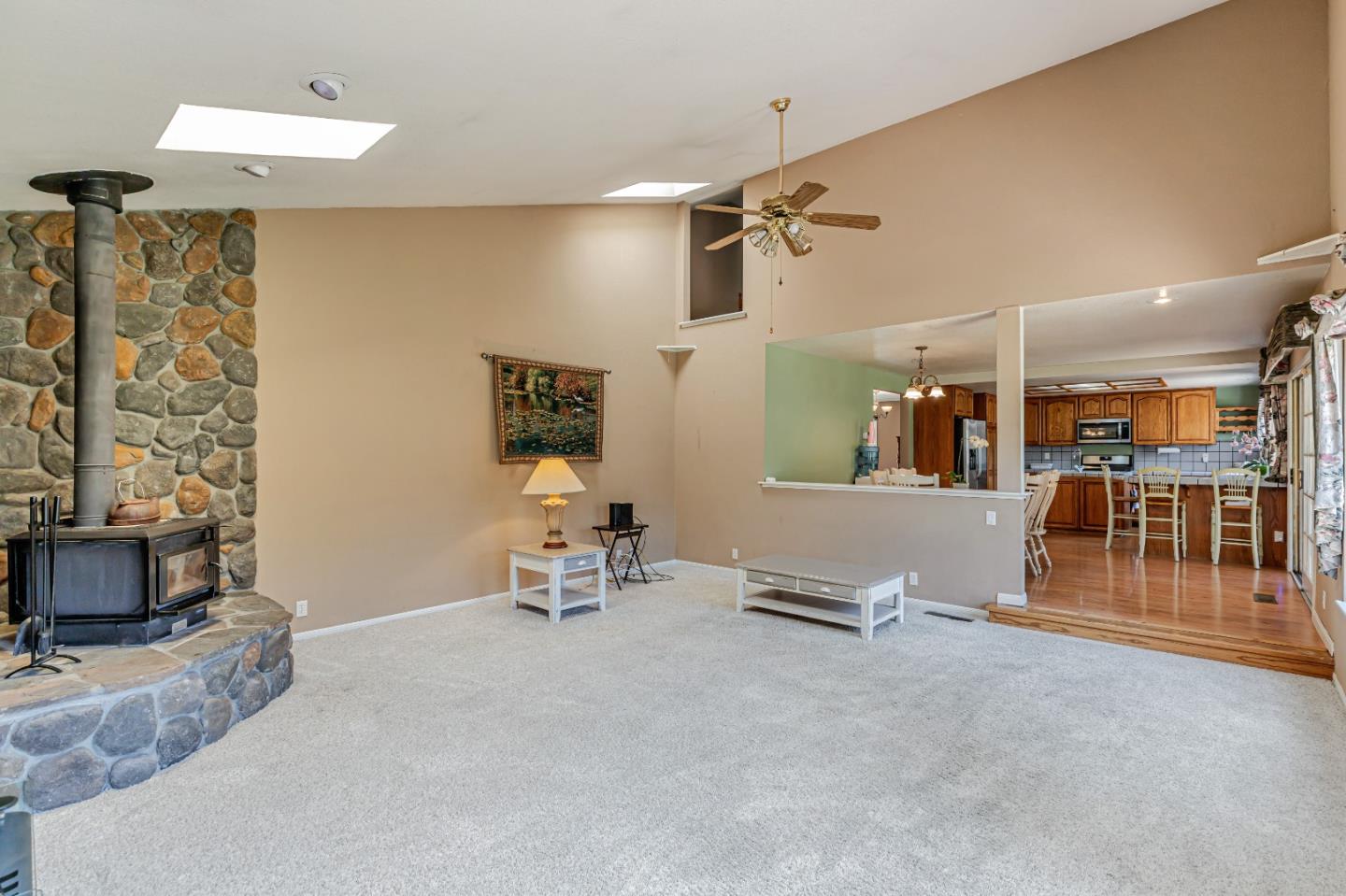 Detail Gallery Image 28 of 81 For 1298 Hersman Dr, Gilroy,  CA 95020 - 4 Beds | 2/1 Baths