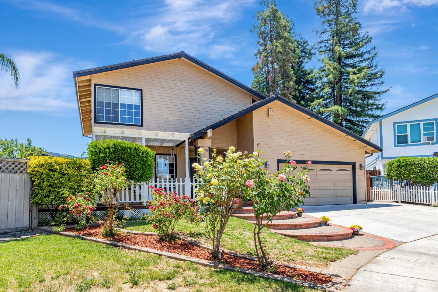Detail Gallery Image 3 of 81 For 1298 Hersman Dr, Gilroy,  CA 95020 - 4 Beds | 2/1 Baths