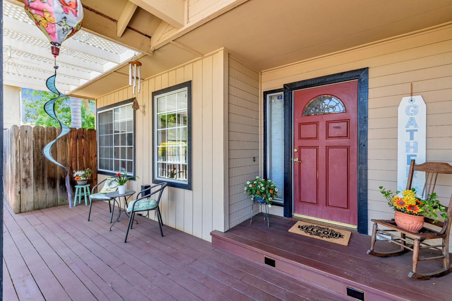 Detail Gallery Image 4 of 81 For 1298 Hersman Dr, Gilroy,  CA 95020 - 4 Beds | 2/1 Baths