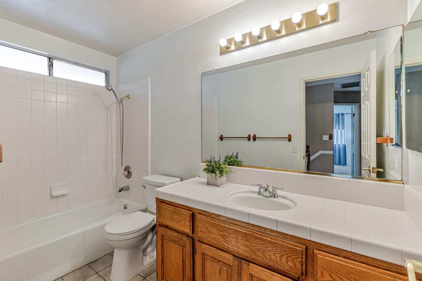 Detail Gallery Image 41 of 81 For 1298 Hersman Dr, Gilroy,  CA 95020 - 4 Beds | 2/1 Baths