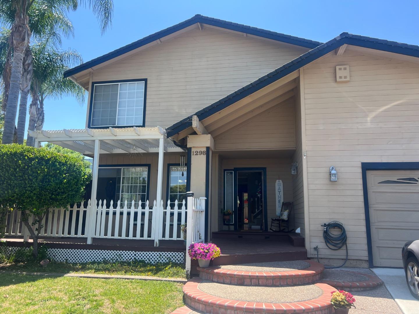Detail Gallery Image 5 of 81 For 1298 Hersman Dr, Gilroy,  CA 95020 - 4 Beds | 2/1 Baths