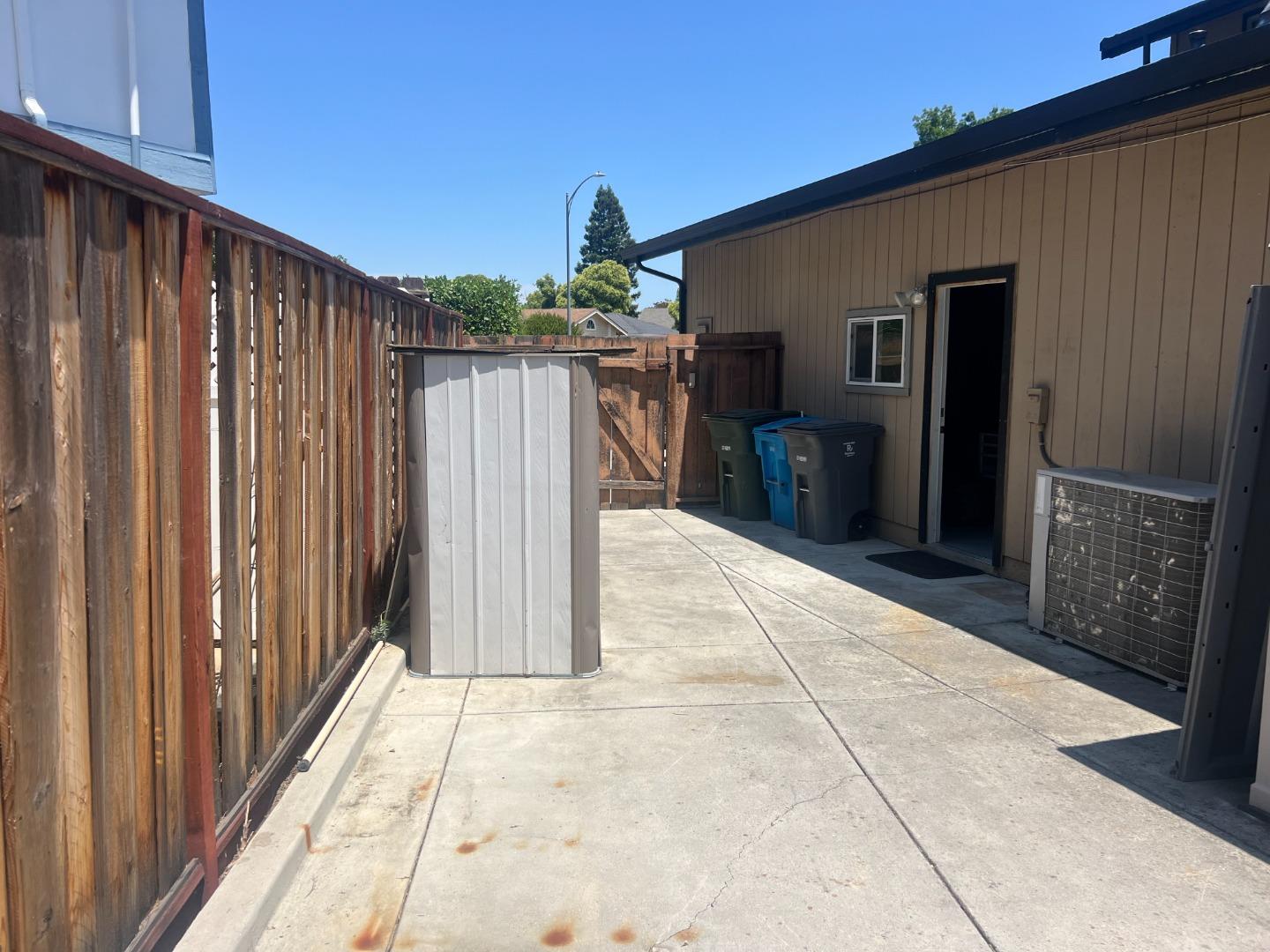 Detail Gallery Image 50 of 81 For 1298 Hersman Dr, Gilroy,  CA 95020 - 4 Beds | 2/1 Baths