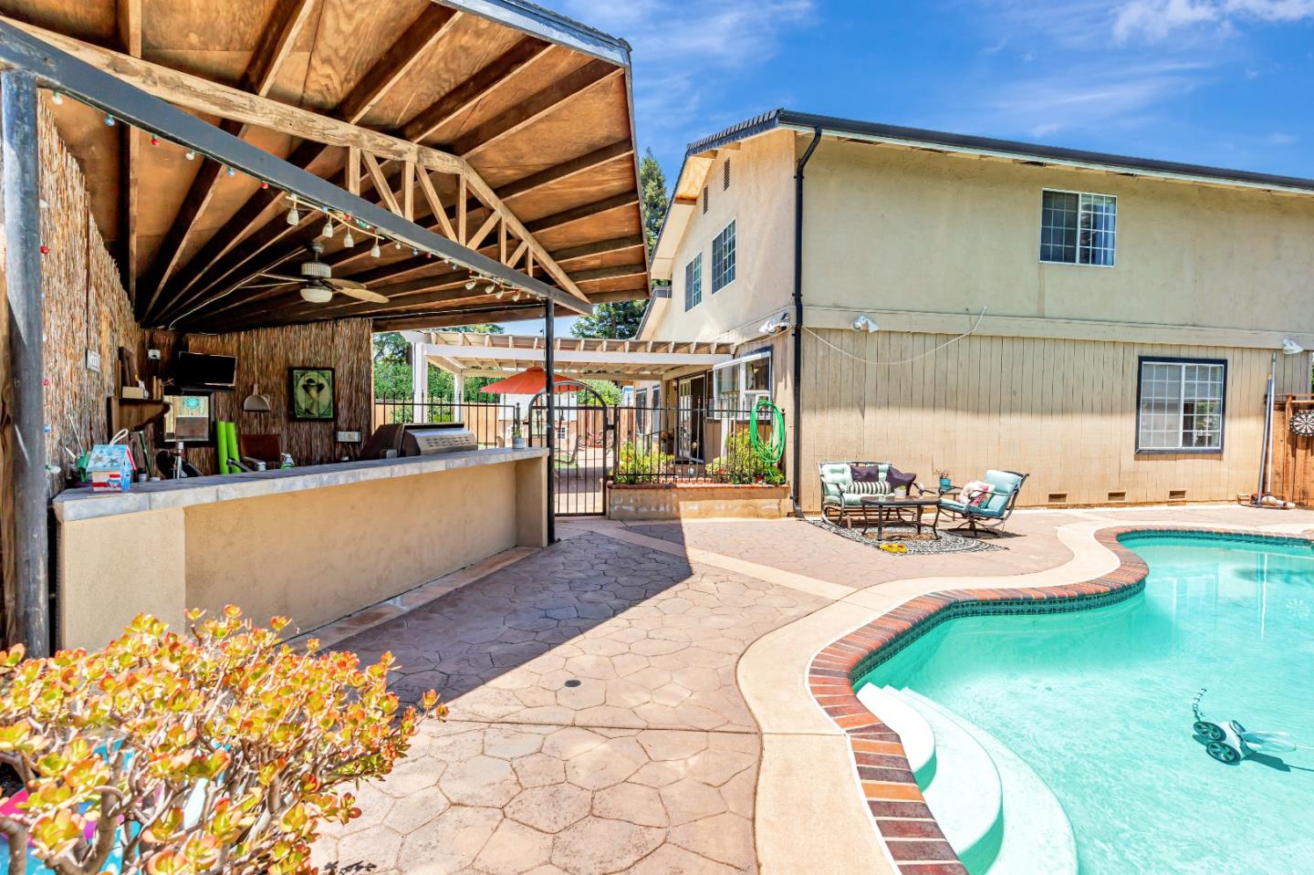 Detail Gallery Image 63 of 81 For 1298 Hersman Dr, Gilroy,  CA 95020 - 4 Beds | 2/1 Baths