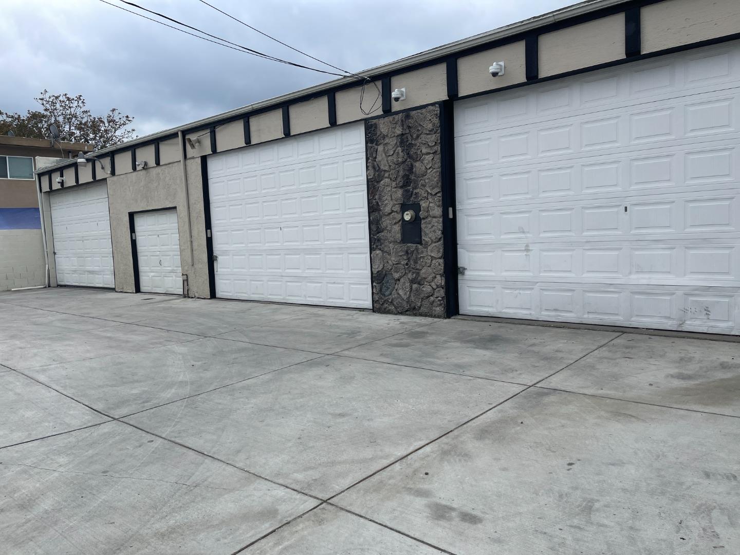 Detail Gallery Image 4 of 8 For 323 Smalley Ave, Hayward,  CA 94541 - – Beds | – Baths