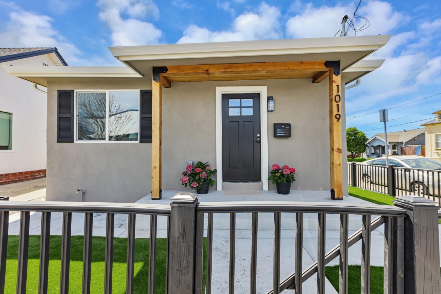 Detail Gallery Image 1 of 24 For 1019 N 12th St, San Jose,  CA 95112 - 3 Beds | 2 Baths