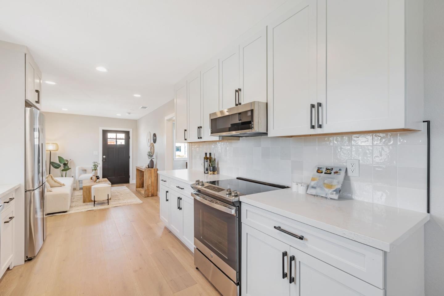 Detail Gallery Image 9 of 24 For 1019 N 12th St, San Jose,  CA 95112 - 3 Beds | 2 Baths