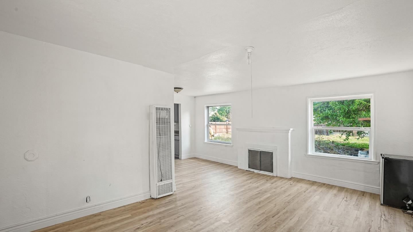 Detail Gallery Image 10 of 32 For 3712 42nd Ave, Sacramento,  CA 95824 - 3 Beds | 1 Baths