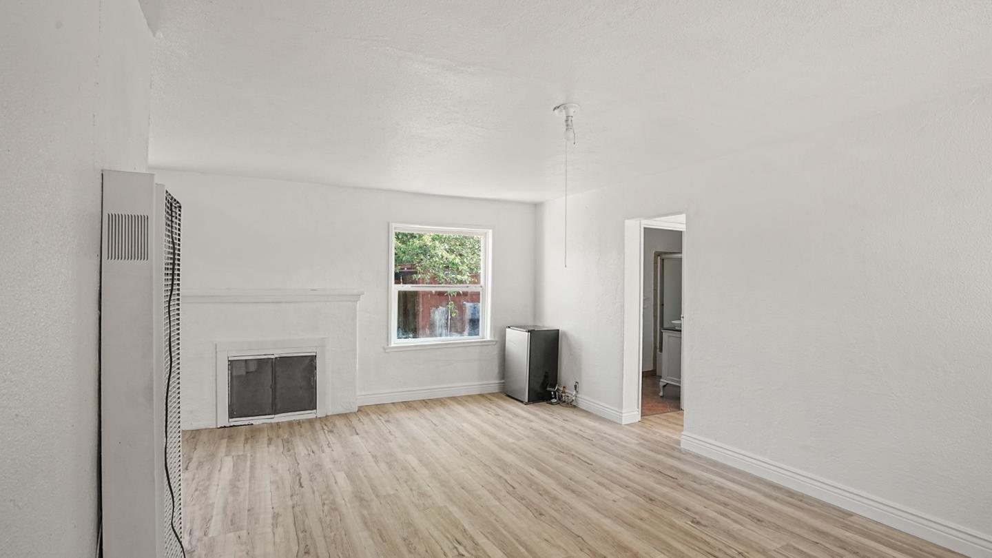 Detail Gallery Image 11 of 32 For 3712 42nd Ave, Sacramento,  CA 95824 - 3 Beds | 1 Baths