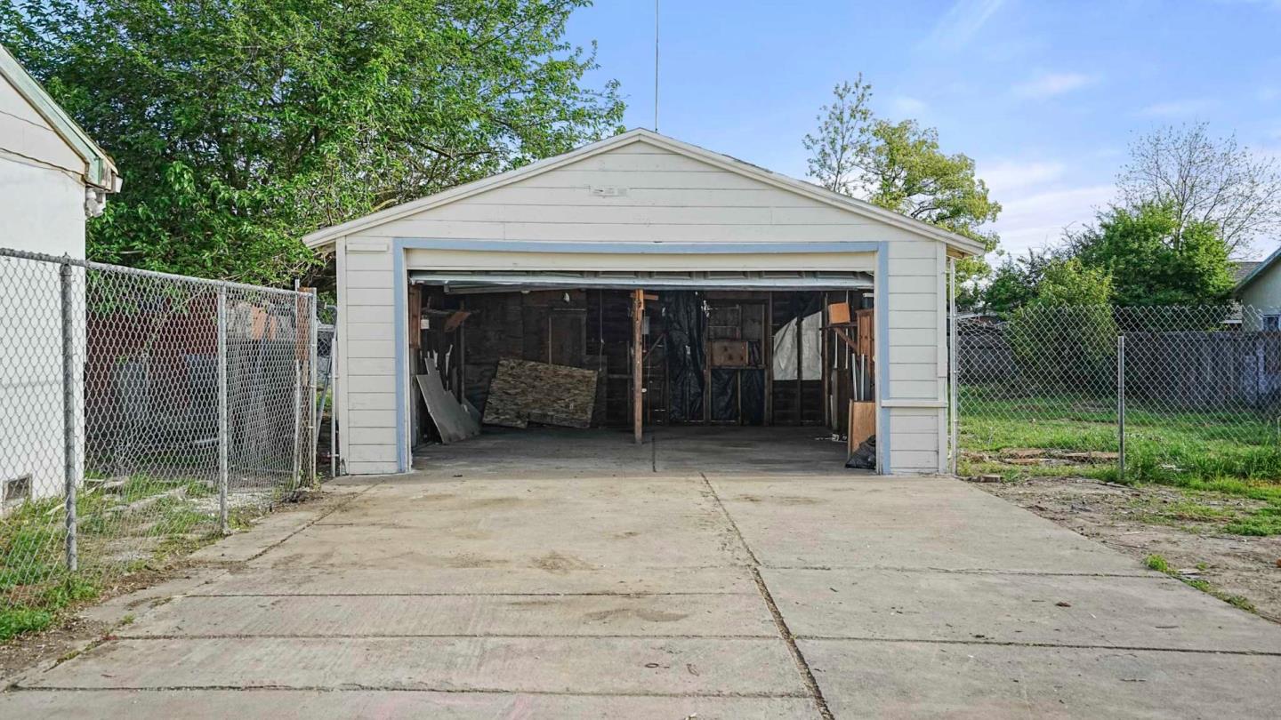Detail Gallery Image 25 of 32 For 3712 42nd Ave, Sacramento,  CA 95824 - 3 Beds | 1 Baths