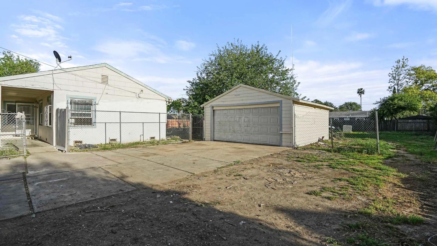 Detail Gallery Image 27 of 32 For 3712 42nd Ave, Sacramento,  CA 95824 - 3 Beds | 1 Baths